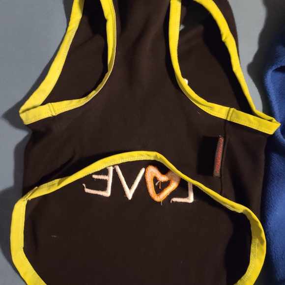 Bundle of 2 small to Medium Small/Med Dog  Jackets.In Excellent used condition. - Picture 7 of 9